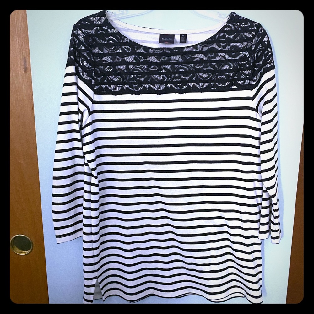 Rafaella half sleeve sweater w/lace detail neck